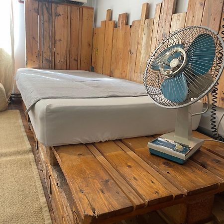 Victoria Poshtel Bucharest Hostel Bagian luar foto