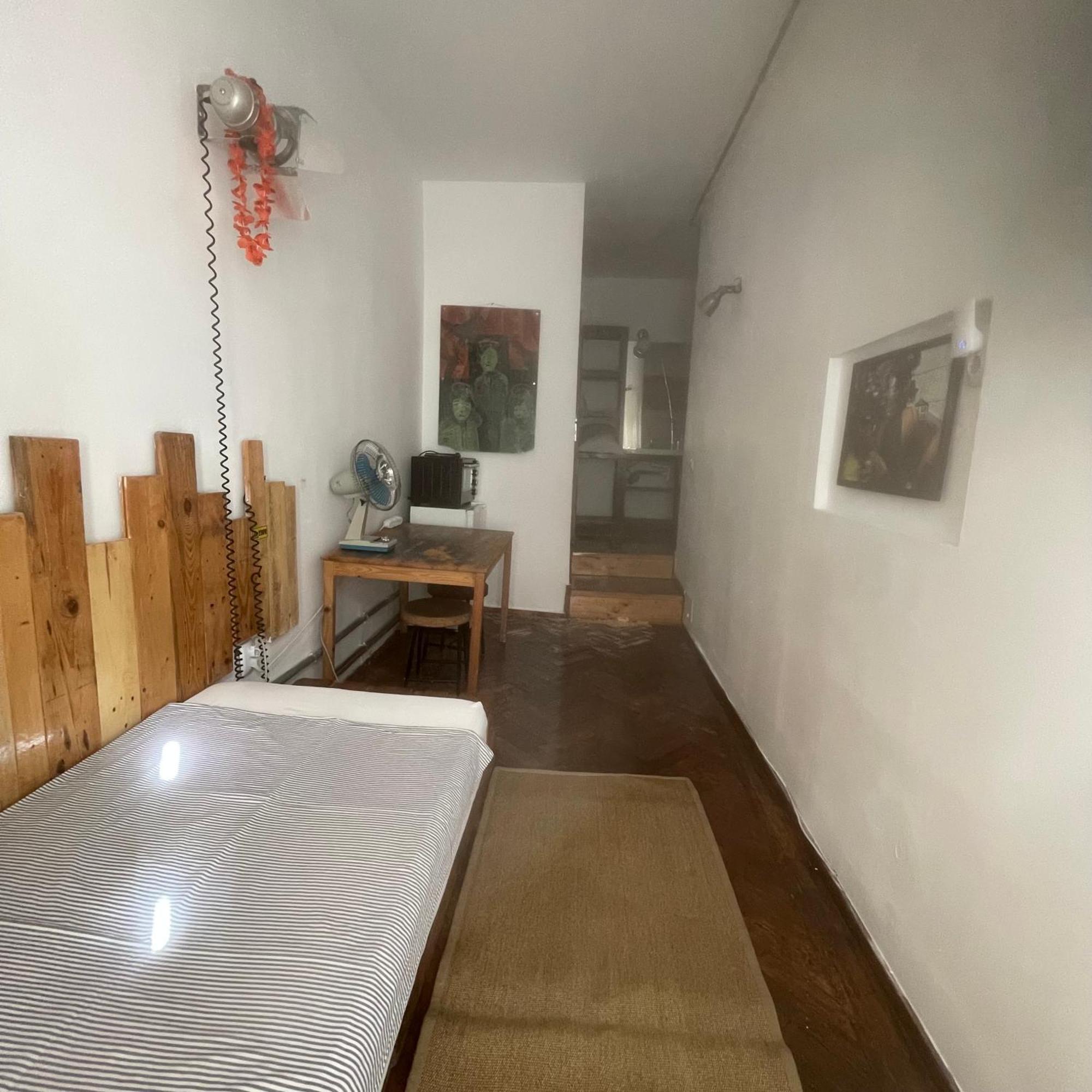 Victoria Poshtel Bucharest Hostel Bagian luar foto