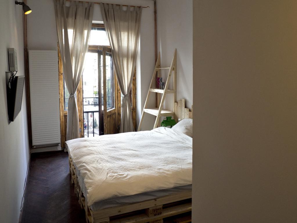 Victoria Poshtel Bucharest Hostel Ruang foto