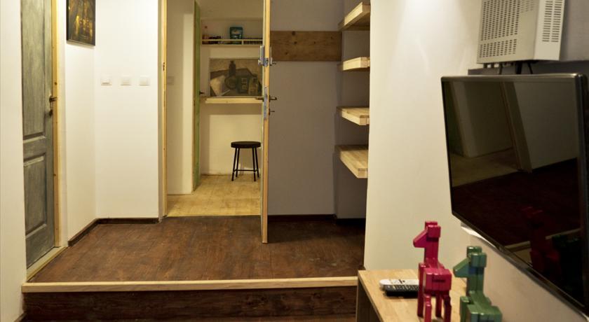 Victoria Poshtel Bucharest Hostel Bagian luar foto
