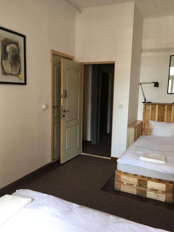 Victoria Poshtel Bucharest Hostel Bagian luar foto