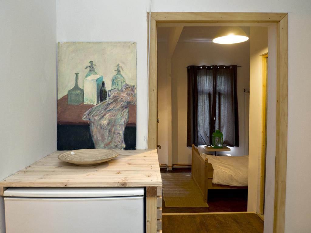 Victoria Poshtel Bucharest Hostel Bagian luar foto