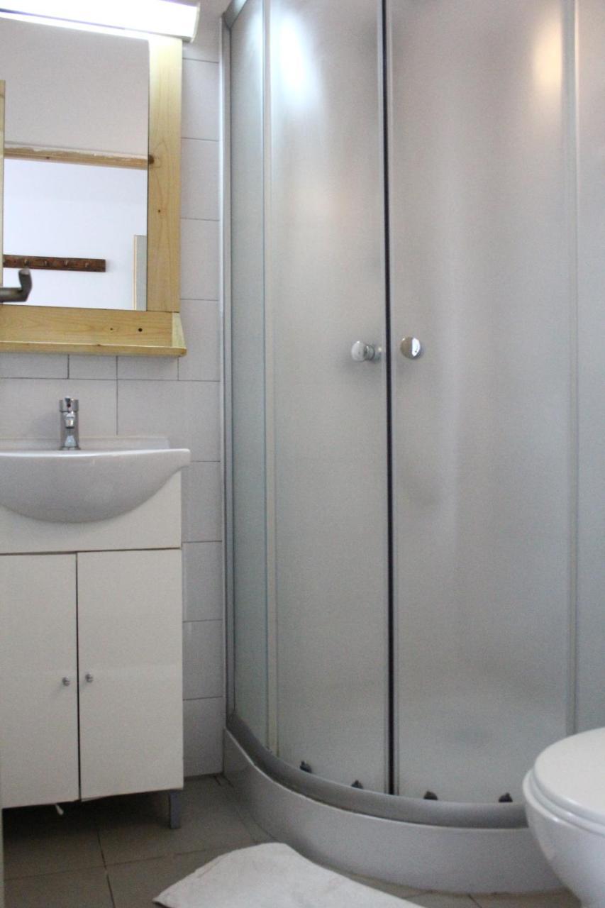 Victoria Poshtel Bucharest Hostel Bagian luar foto
