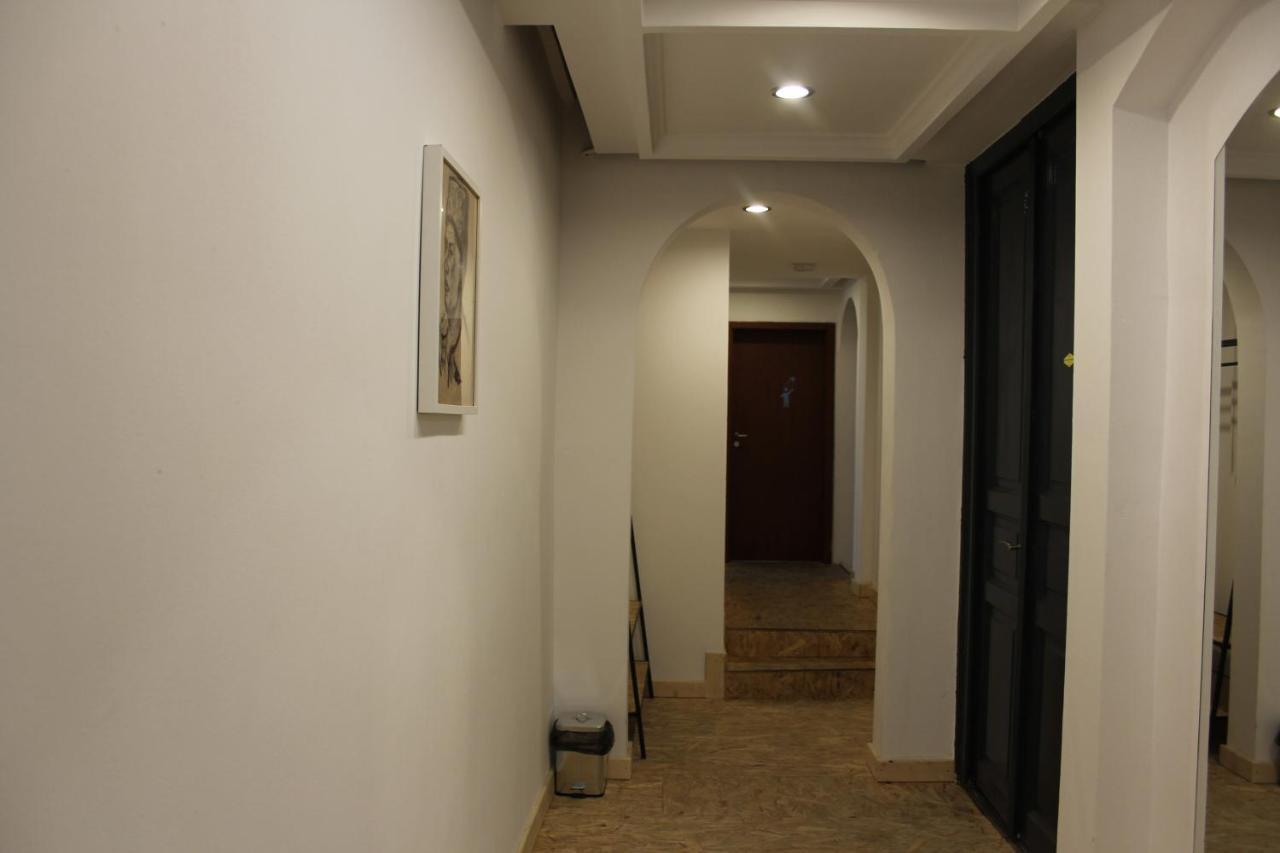 Victoria Poshtel Bucharest Hostel Bagian luar foto