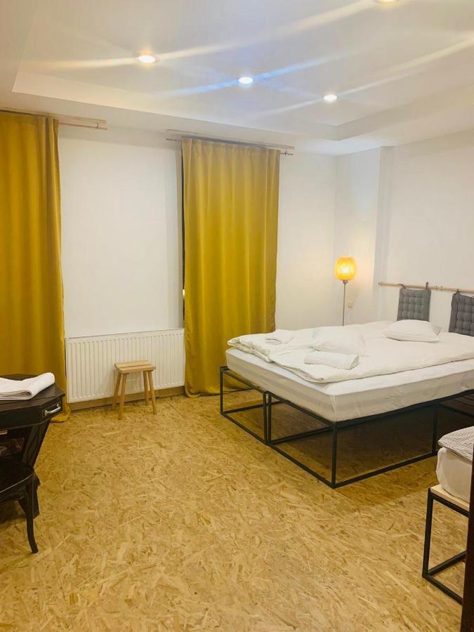 Victoria Poshtel Bucharest Hostel Bagian luar foto